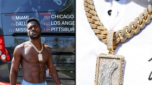 Antonio Brown Gets $200K Birthday Bling With Special Message