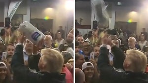 donald-trump-paper-towel-split-10-22-2025