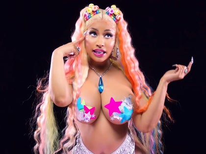 061120-nicki-minaj-kal