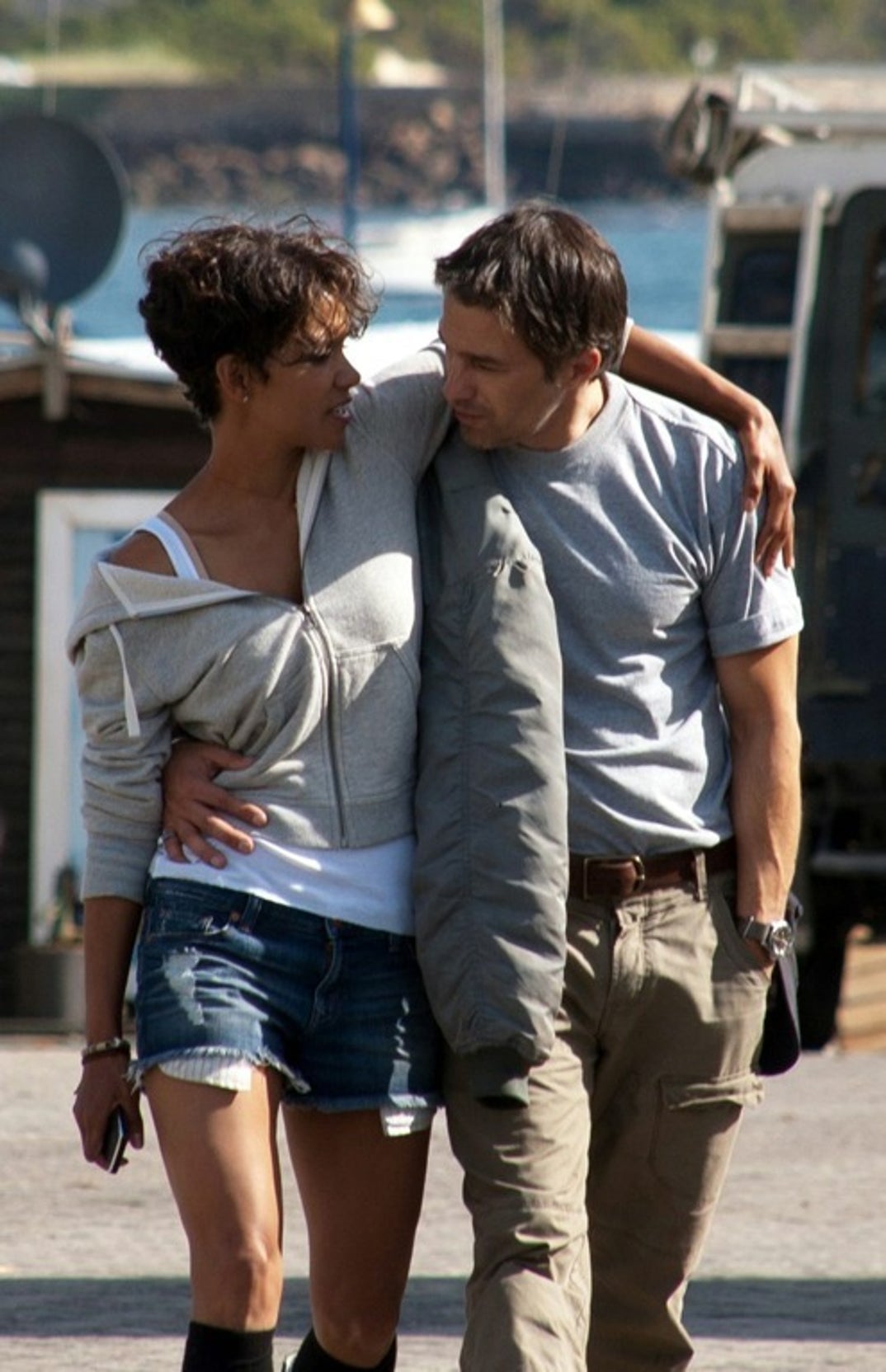 0805_halle_berry_olivie_martinez14