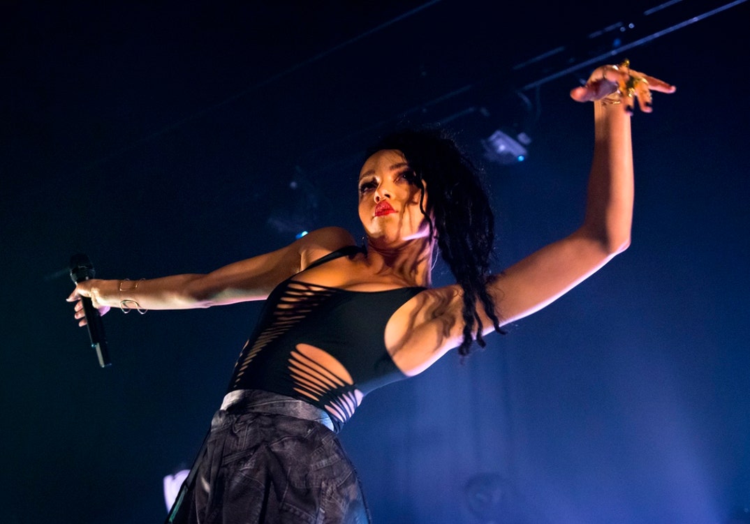 FKA Twigs Performance Singing Stage Photos 2