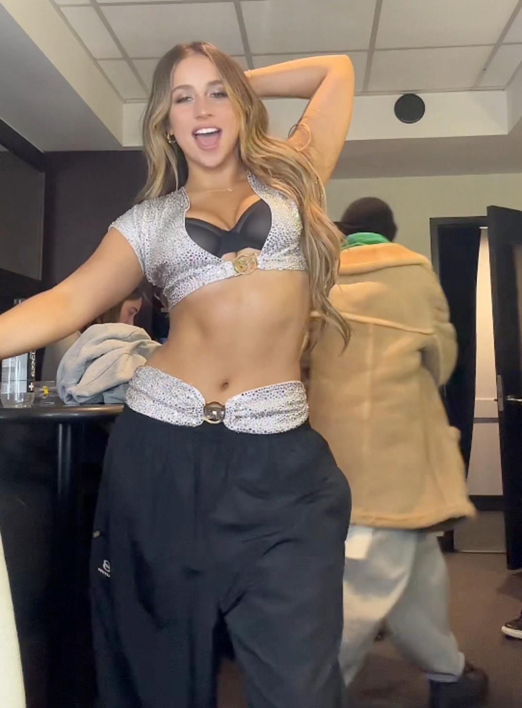 0221 Tate McRae Hot Shots 5