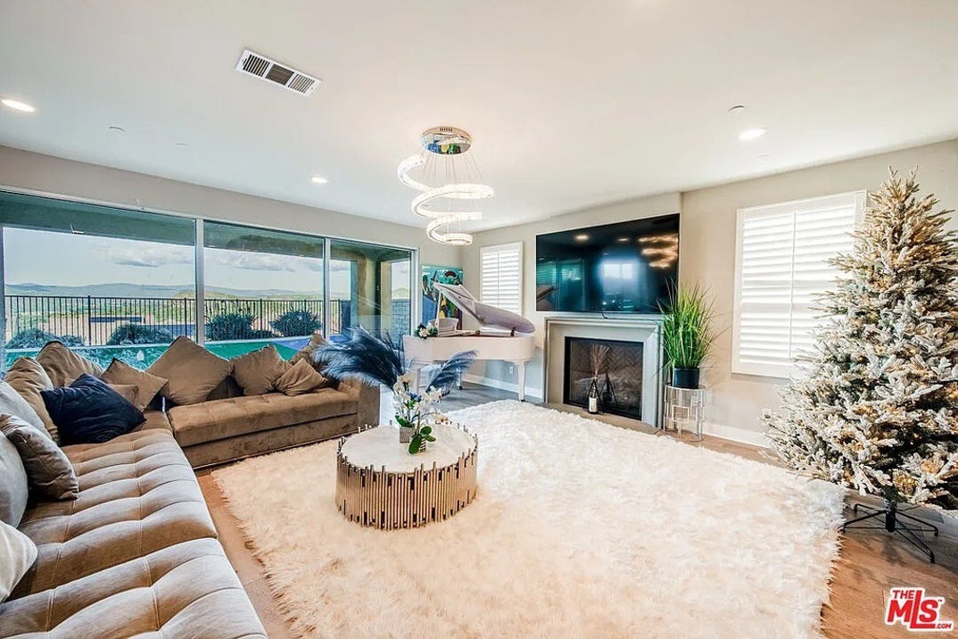 Blueface Blue Home For Sale 13