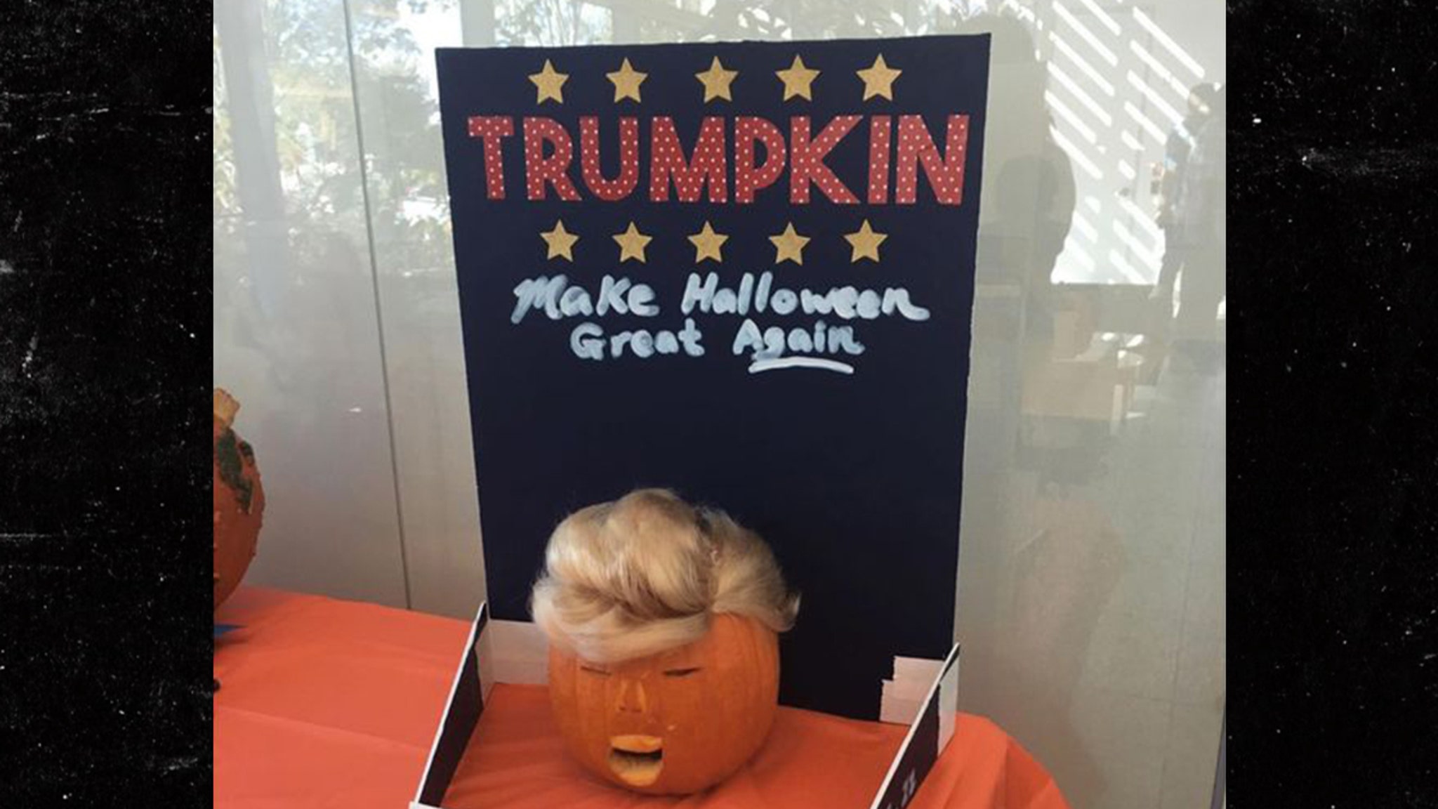 Halloweenfoto van president ‘Trumpkin’ vrijgegeven door House Oversight Committee