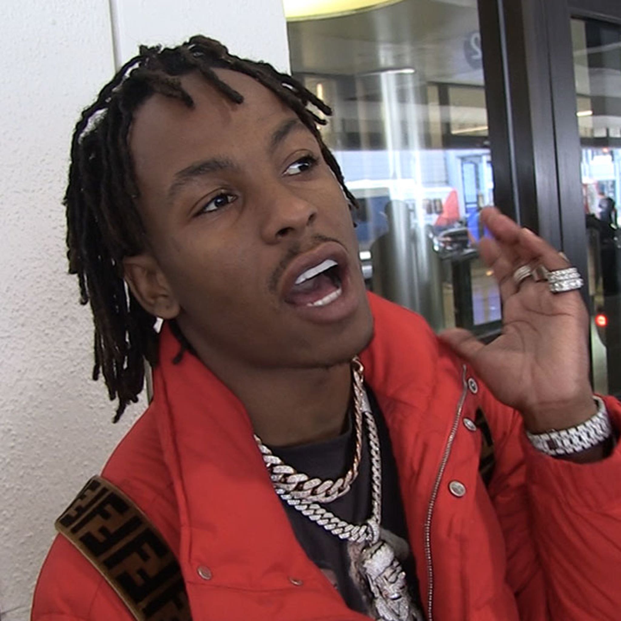 Rich The Kid Brags About Carrying Tons of Cash And Jewelry With No Need For  Security