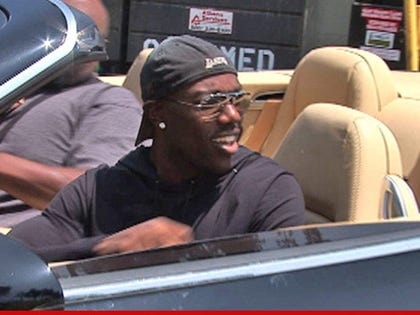 0516_terrell_owens_tmz