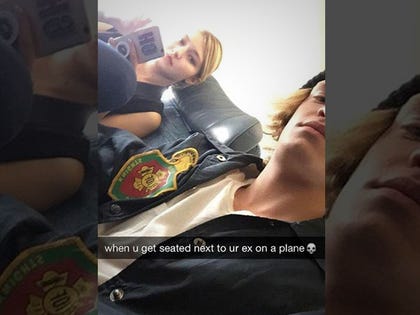 0622-gigi-hadid-cody-simpson-flight-together-SNAPCHAT-01