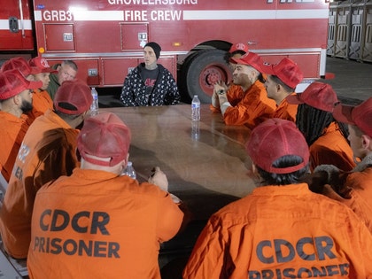 Travis Barker Meets With Incarcerated Firefighters From LA Fires Photos 4