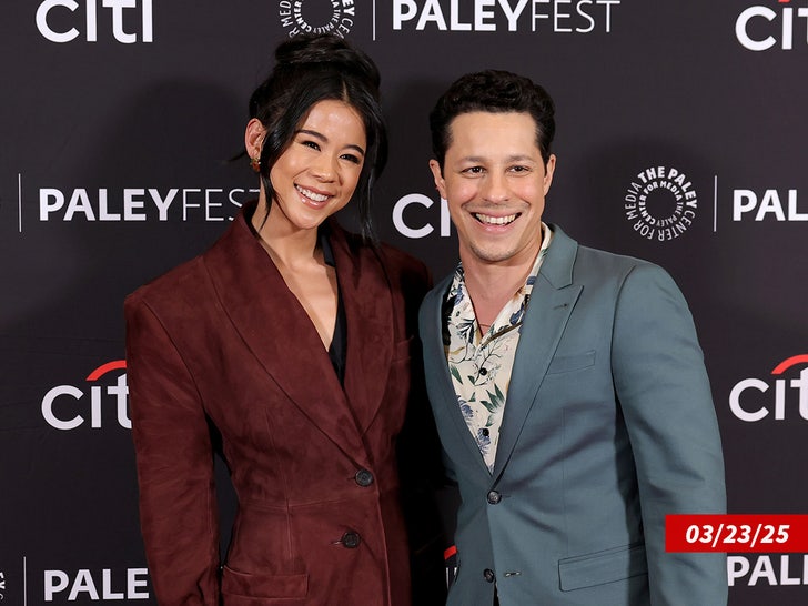 leah lewis david del rio sub getty swipe