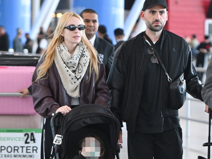 Lindsay Lohan Safely Arrives To New York City With Family