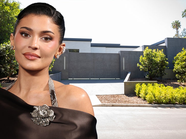 Kylie jenner Holmby Hills getty 1