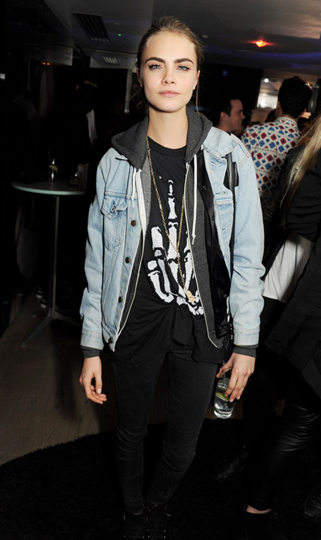 cara_delevingne_photos_017