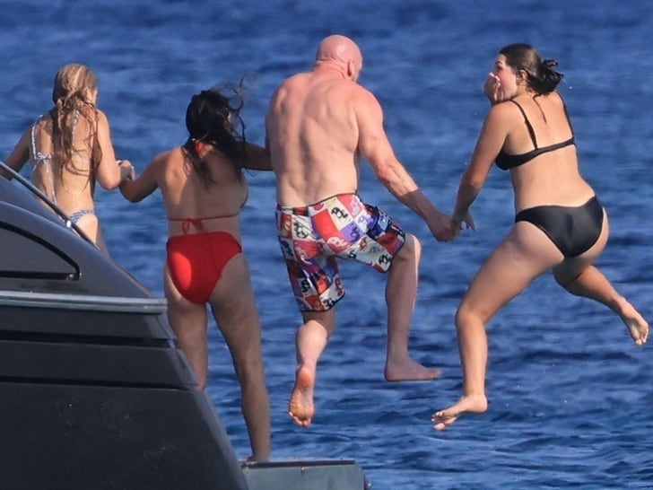 Triple H, Stephanie McMahon Put Bodies On Display During Mykonos Vacation