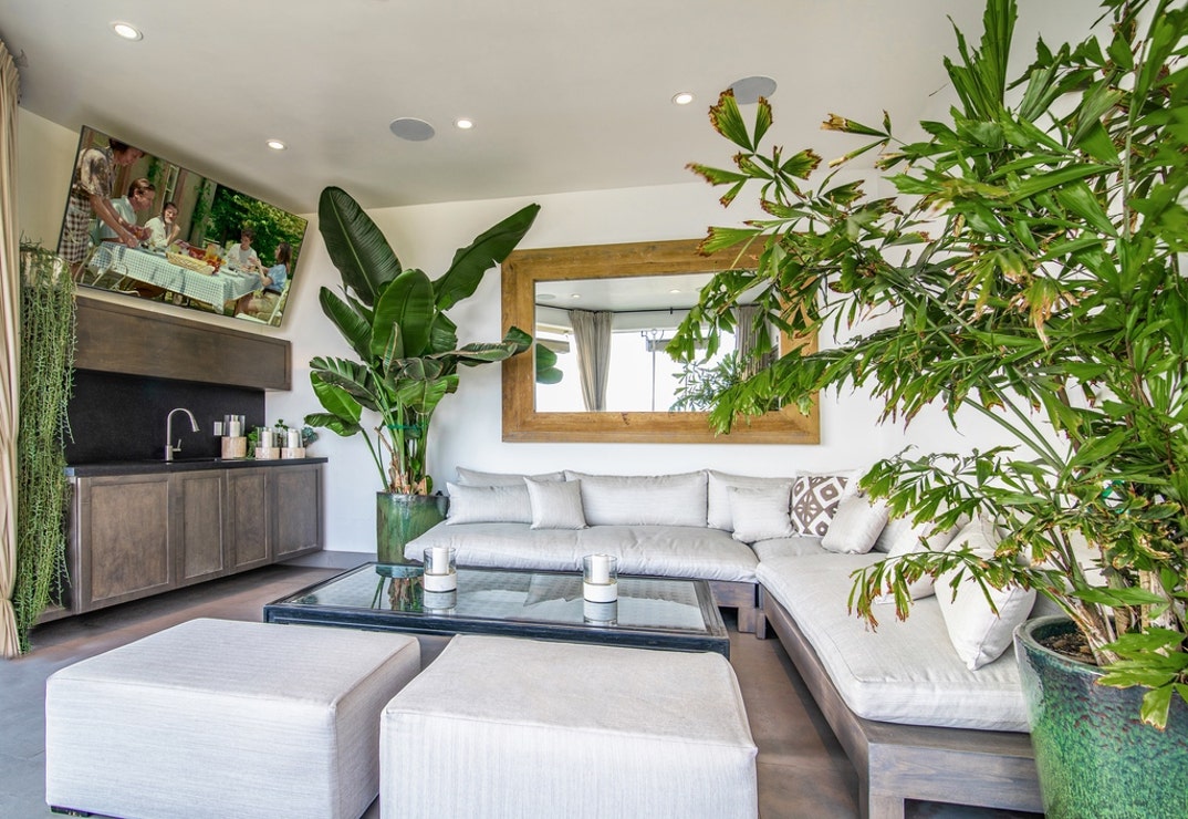 Nicole Scherzinger Relists LA Home 19