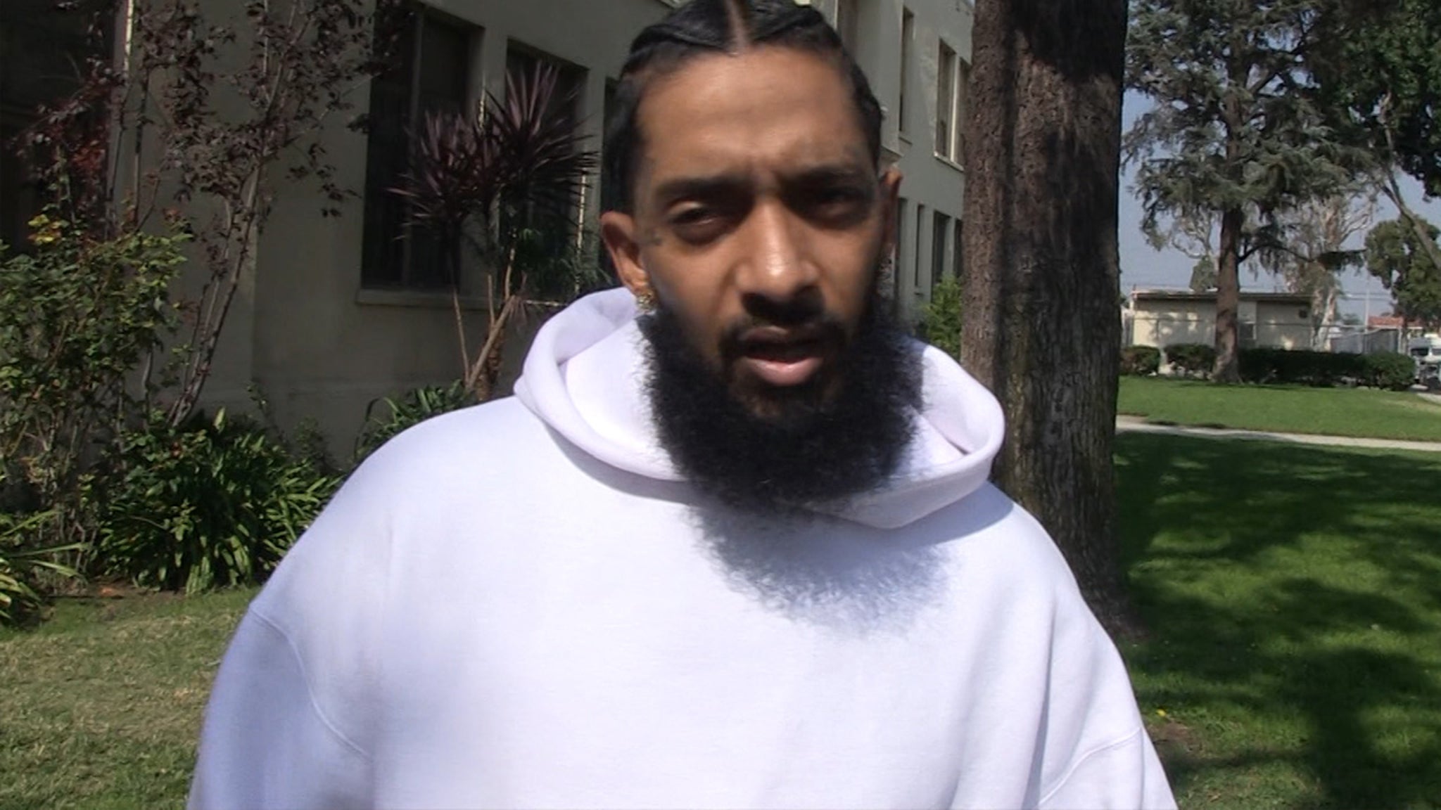 Nipsey Hussle Says He Wasn't Going To Jump In Lakers-Rockets Brawl, 'Hell  Nah!