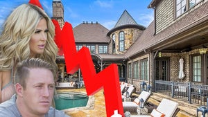 Kim Zolciak And Kroy Bierman With Their Georgia Mansion