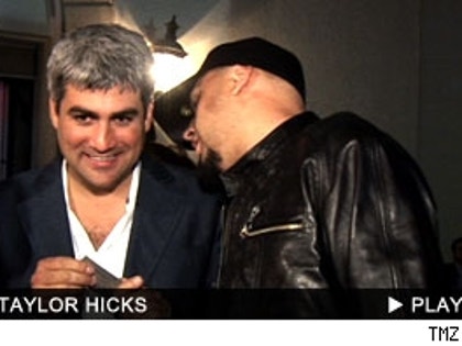 Taylor Hicks: click to watch!