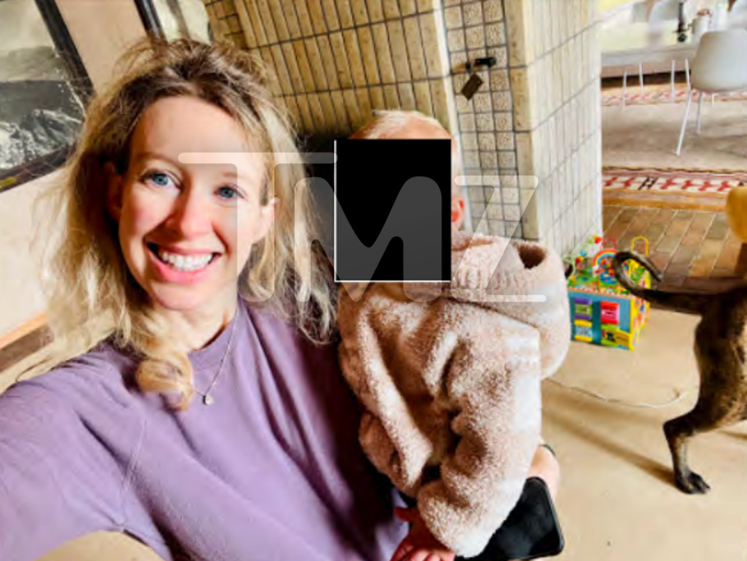 Elizabeth Holmes Photos 19