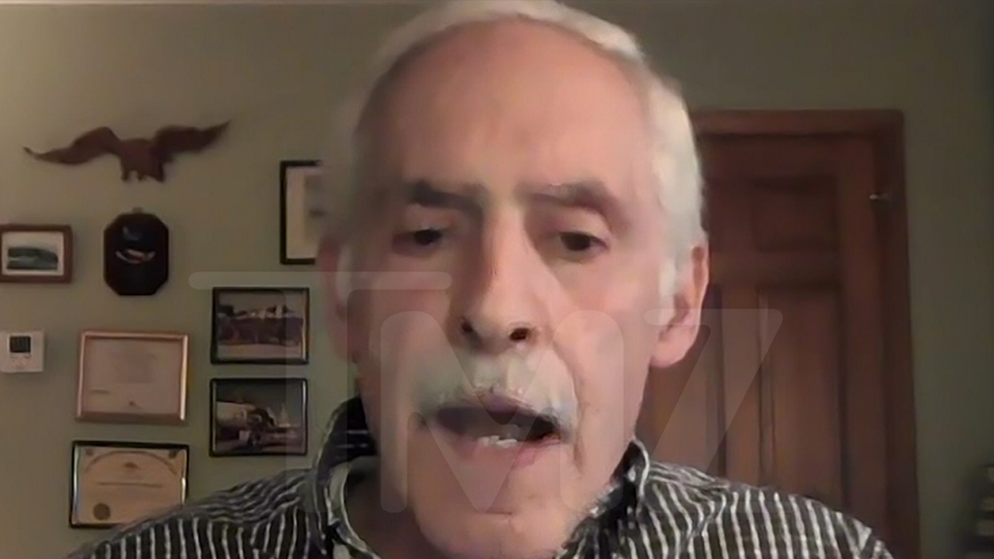 Retired Airline Pilot Voices Safety Concerns About Newark Airport