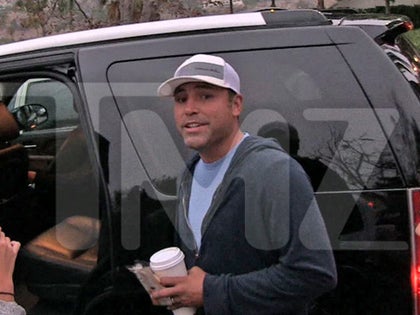 091813_oscar_de_la_hoya_primary_wm