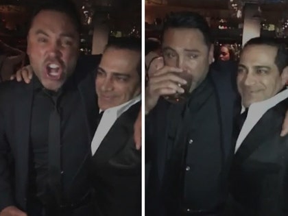 120216_oscar_de_la_hoya_snap_primary
