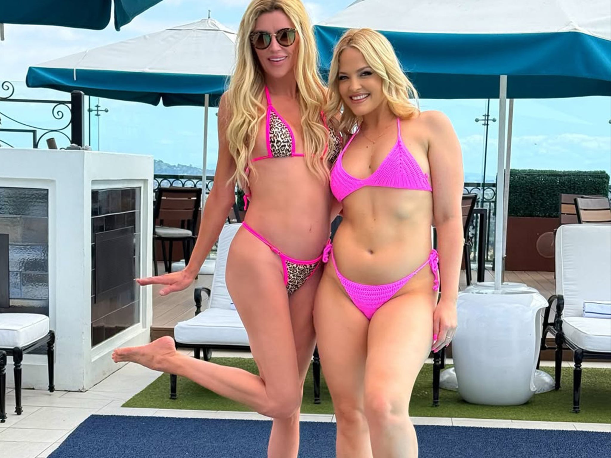 Brandi Glanville Hangs With Porn Star Alexis Texas, Distracts From Face  Issue