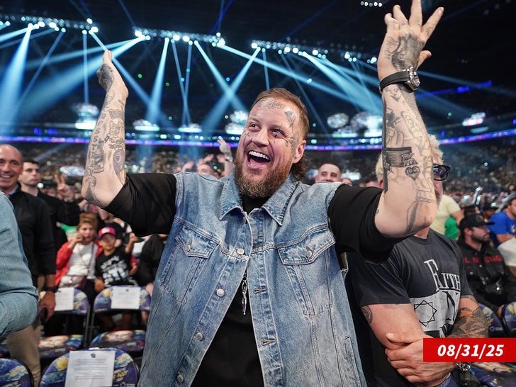 jelly roll wwe sub getty swipe 1