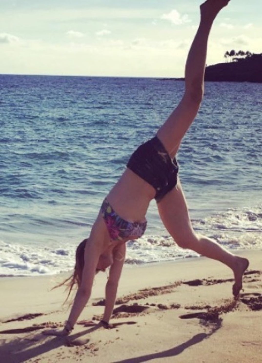 0112_whitney_cummings_instagram_02