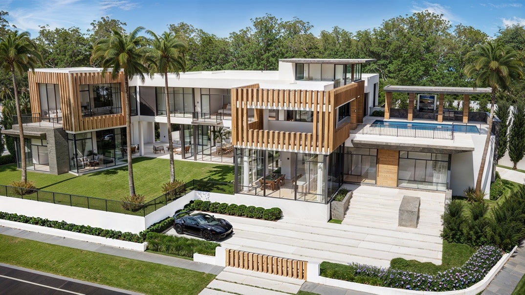 Hilary Musser Palm Beach Home For Sale 13