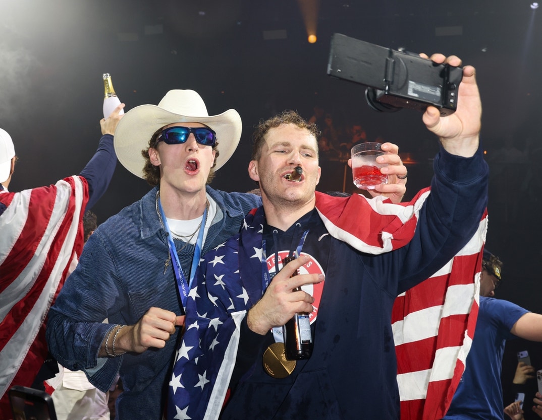 US Hockey Team Celebrate Gold 11