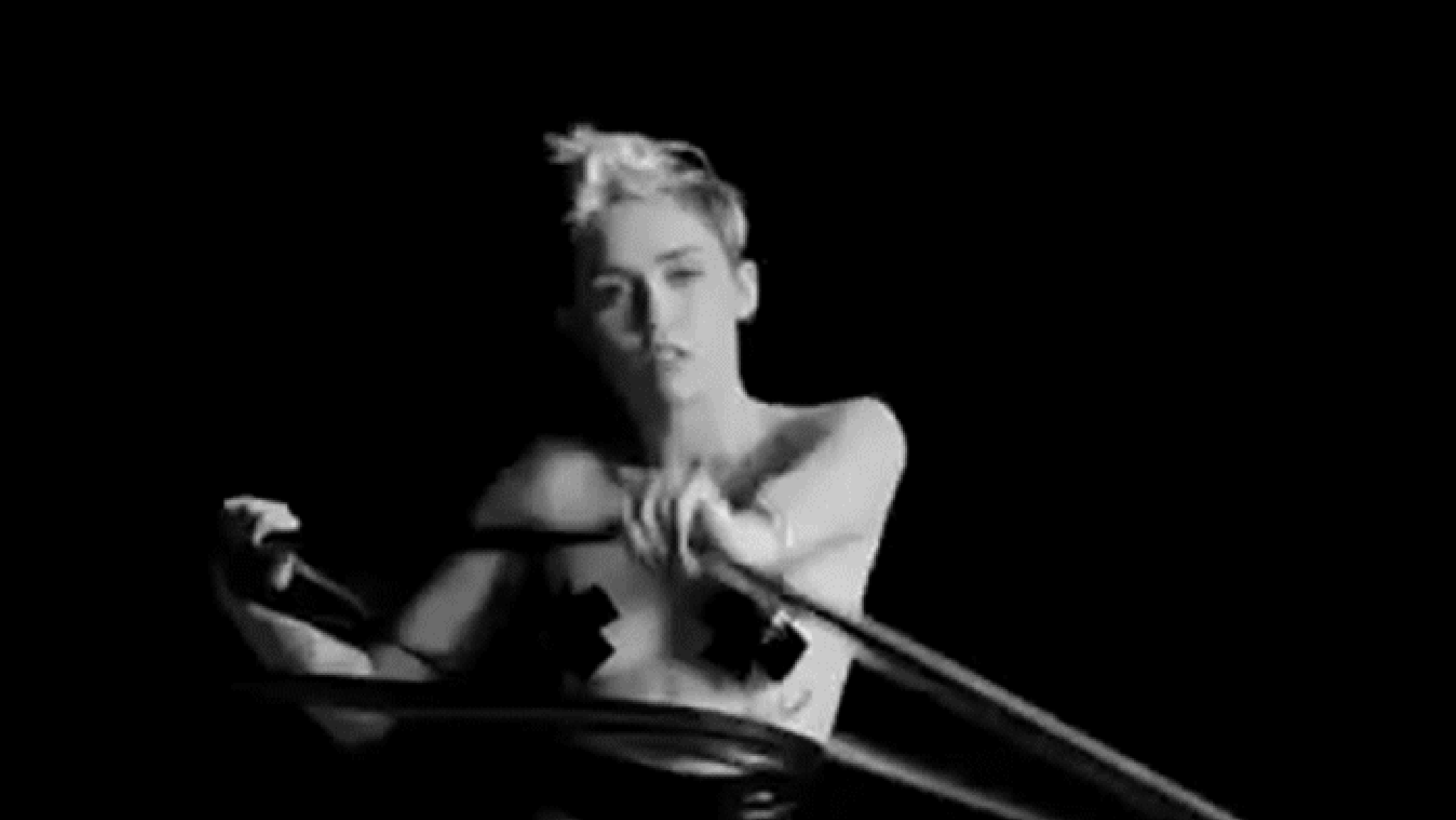 miley cyrus bangerz gifs 