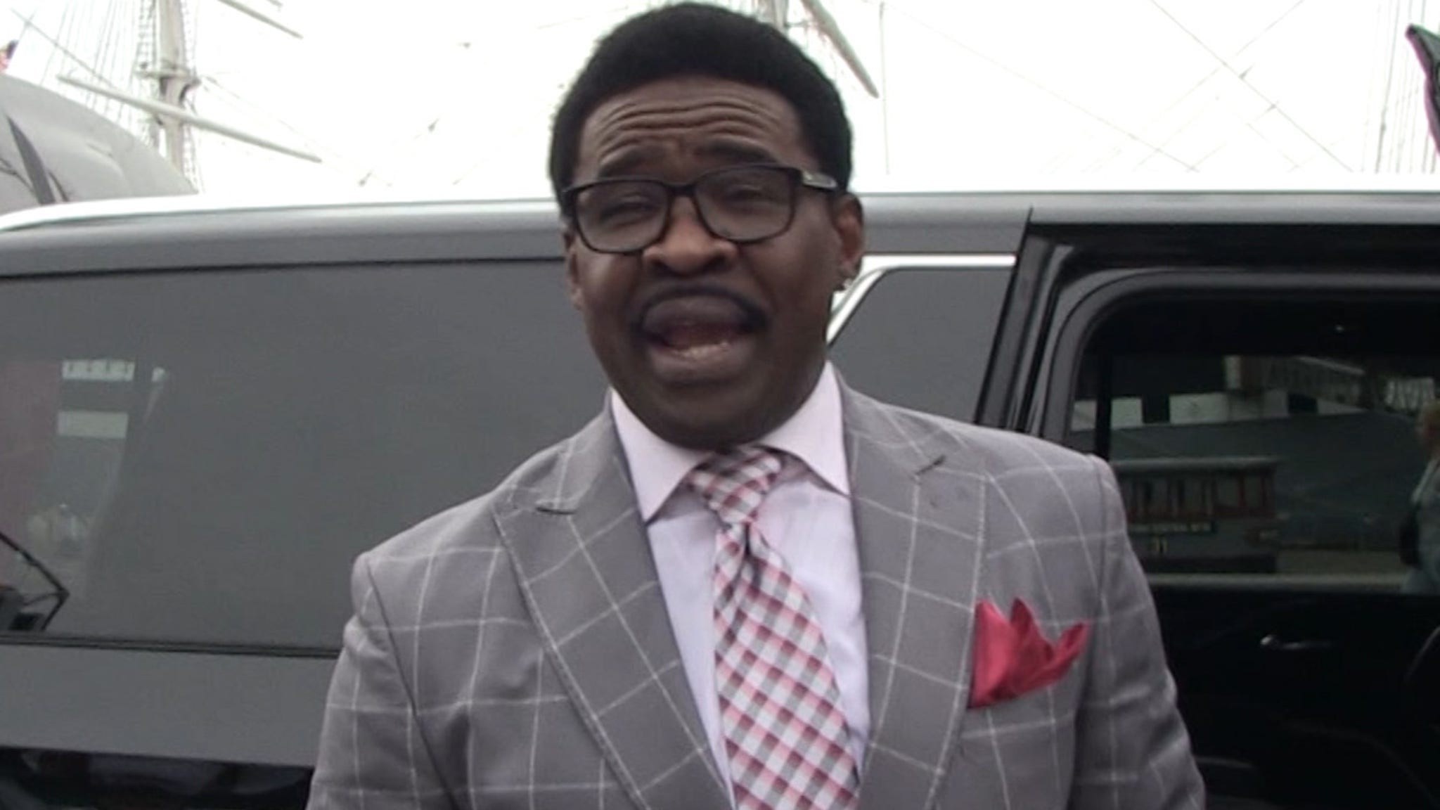 Michael Irvin Files Scathing Lawsuit Against Misconduct Accuser, Seeking $100 Mil thumbnail