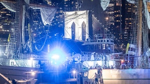 mexican-navy-ship-brooklyn-bridge-gallery-launch-getty-1