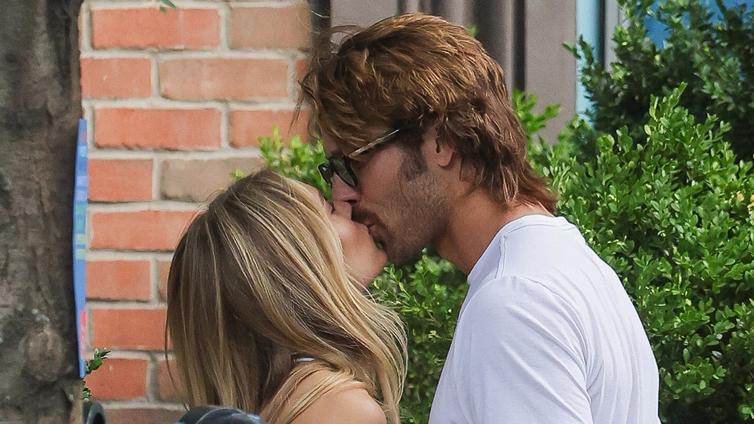 main-gallery-launch-Glen-Powell-and-Michelle-Randolph-the-image-direct-1