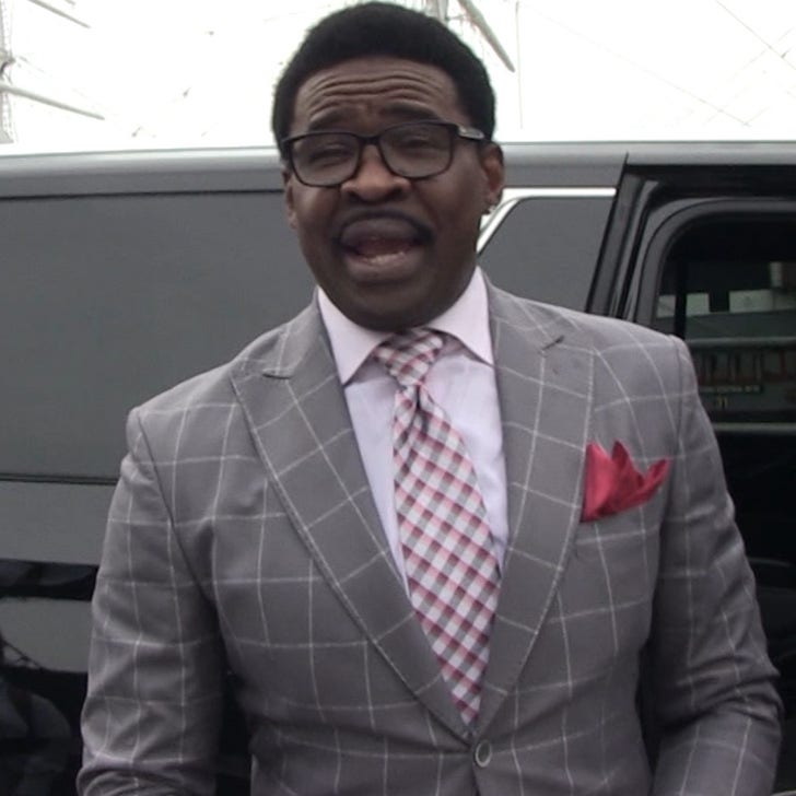 Why former Cowboys WR Michael Irvin wore a pink suit on Super Bowl