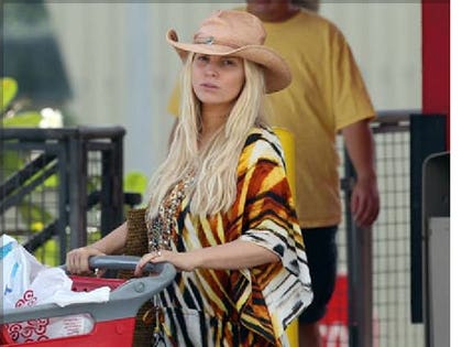 1225-splash-jessica-simpson-gallery