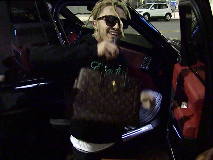 Kevin Gates Kicks Fan in Chest Don't Touch My Shorts!! (VIDEO)