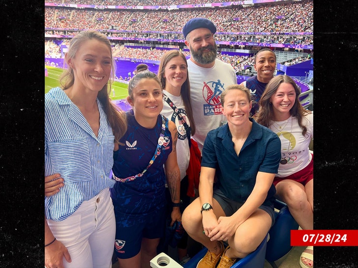 jason and kylie kelce at the olympics