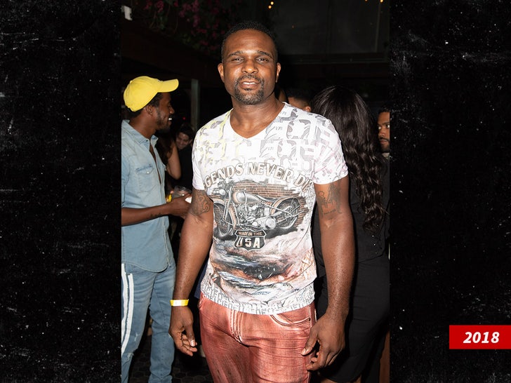 Darius McCrary sub getty swipe