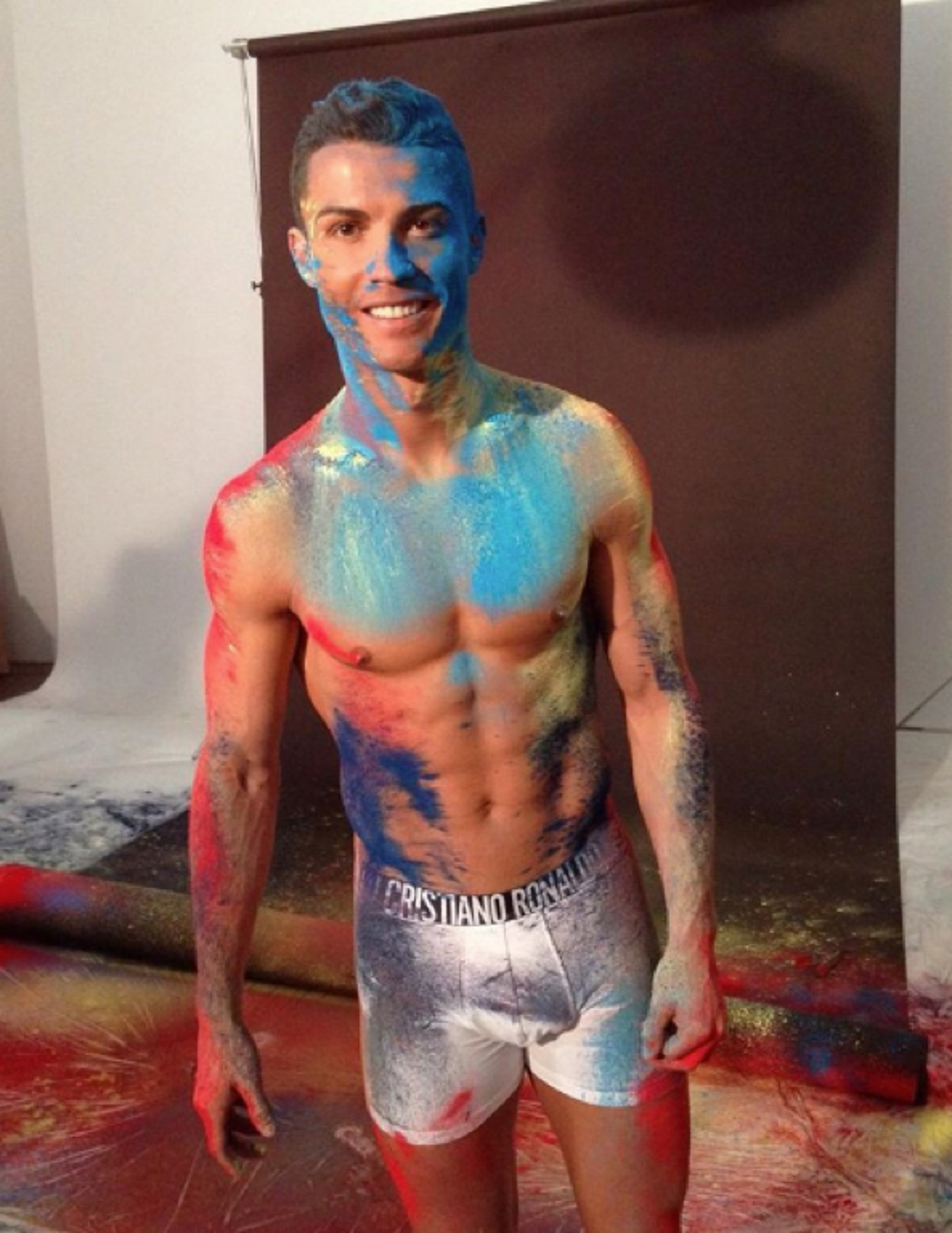 0110_Cristiano_Ronaldo_Shirtless_Shots12