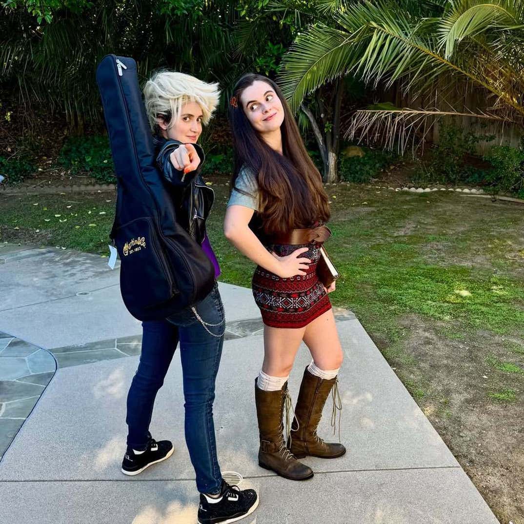 Laura and Vanessa Marano