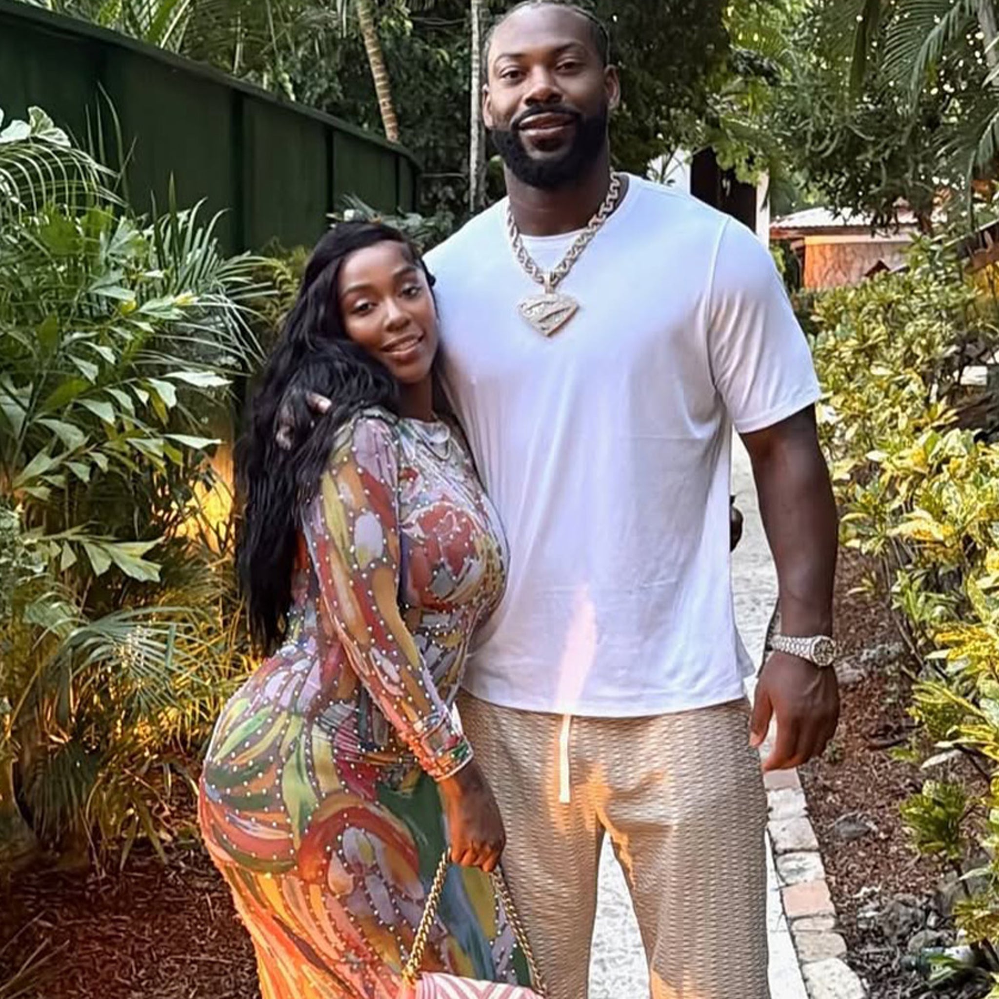 NFL's Za'Darius Smith, Kash Doll Back Together For Romantic St
