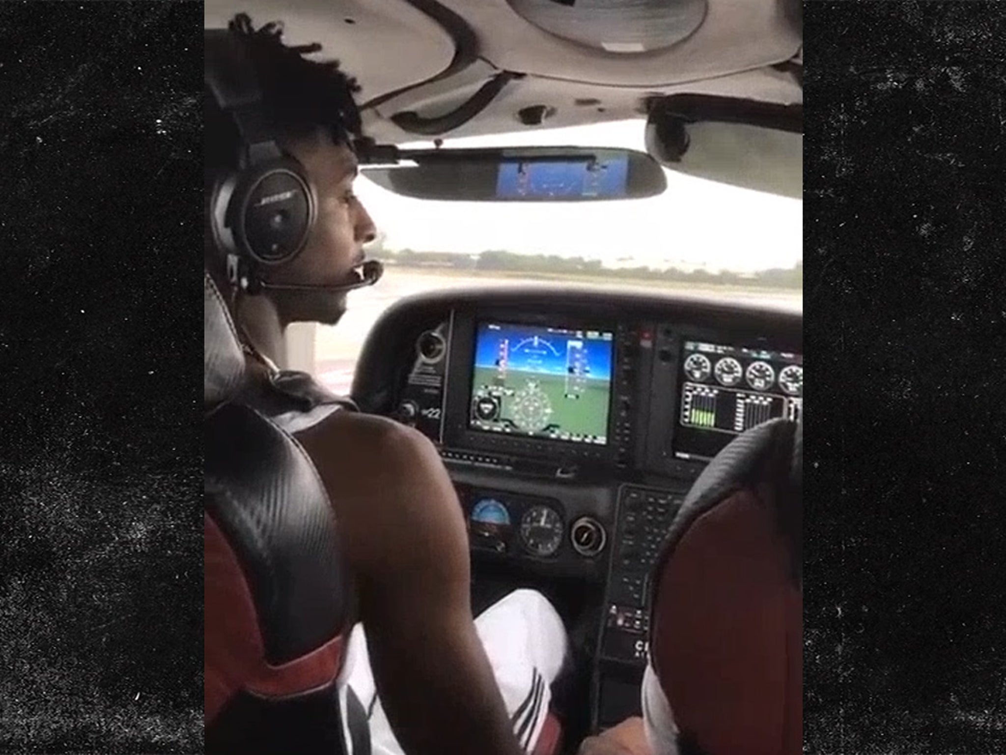 Watch 21 Savage Fly a Small Airplane - XXL