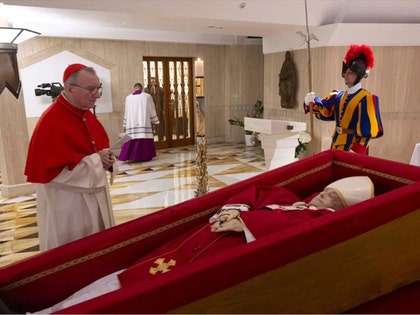 pope francis in casket VATICAN MEDIA 1