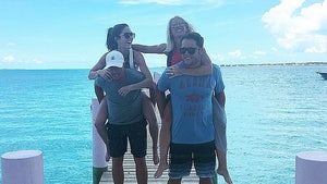 NFL's Matt Stafford -- Couples Beach Vacation ... With Matt Ryan (PHOTO)
