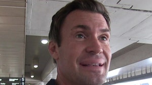 'Flipping Out' Star Jeff Lewis Says Eyelid Surgery Recovery is Going Well