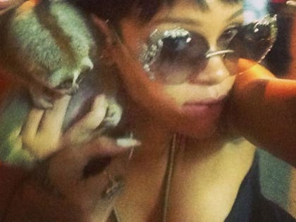 0920_rihanna_instagram_01