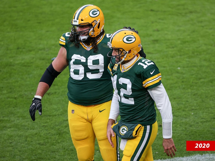 aaron rodgers and david Bakhtiari getty 2