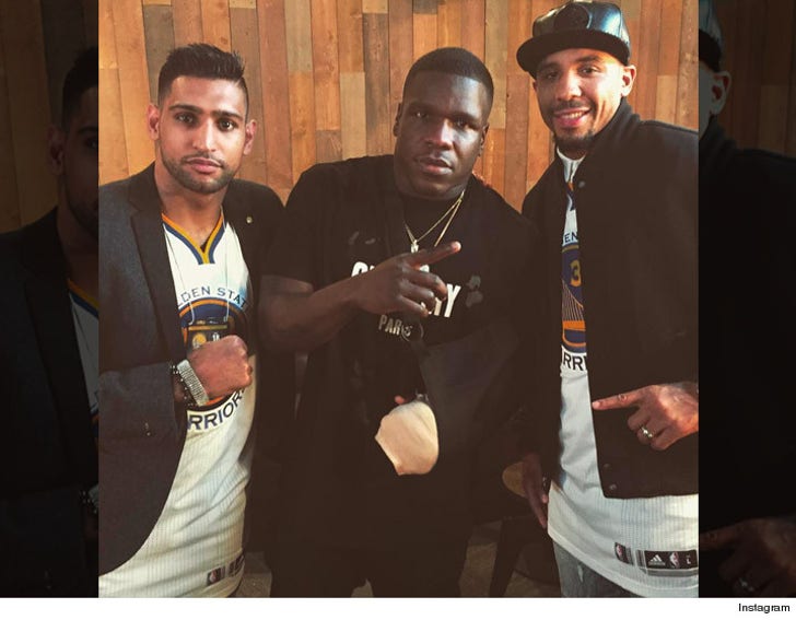 NFL's Frank Gore: Slingin' It After Surgery ... With Famous Boxers