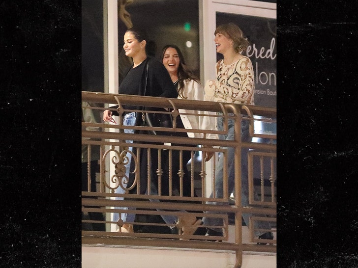Taylor Swift Style — Out with Selena Gomez, Los Angeles, CA